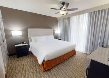 Embassy Suites by Hilton Oklahoma City Will Rogers Airport hotel thumbnail 5