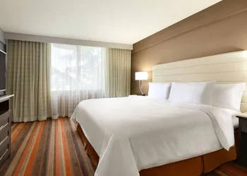 Embassy Suites by Hilton Oklahoma City Will Rogers Airport hotel thumbnail 6