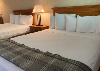 Cousins Country Inn hotel thumbnail 5