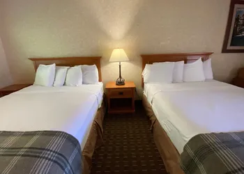Cousins Country Inn hotel thumbnail 7