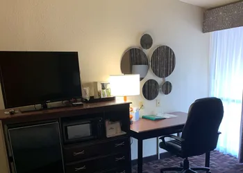 Howard Johnson by Wyndham Oklahoma City Airport/ Fairgrounds hotel thumbnail 8