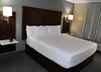 Cobblestone Inn & Suites - Trenton hotel thumbnail 4