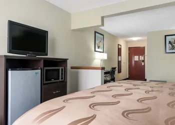 Quality Inn & Suites Anderson I-69 hotel thumbnail 8