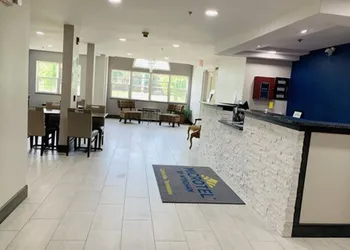 Microtel Inn & Suites by Wyndham Clarksville hotel thumbnail 2