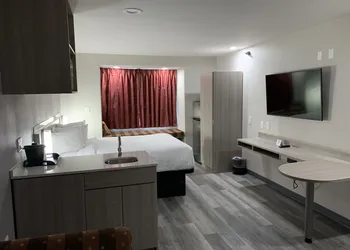 Microtel Inn & Suites by Wyndham Clarksville hotel thumbnail 7