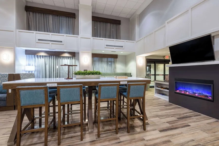 Hampton Inn & Suites Casper hotel detail image 2