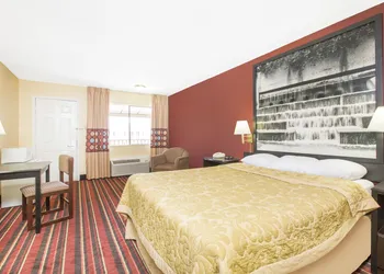 Super 8 by Wyndham Temple S. General Bruce hotel thumbnail 4