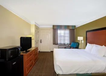 La Quinta Inn by Wyndham Killeen - Fort Hood hotel thumbnail 8