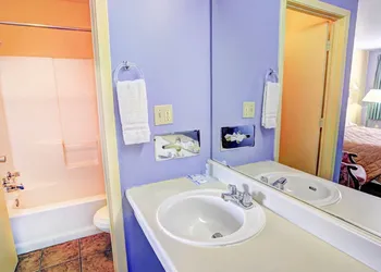Nites Inn hotel thumbnail 8