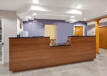 Microtel Inn & Suites by Wyndham Pittsburgh Airport hotel thumbnail 2