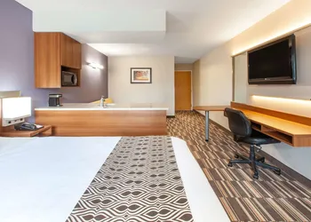 Microtel Inn & Suites by Wyndham Pittsburgh Airport hotel thumbnail 4