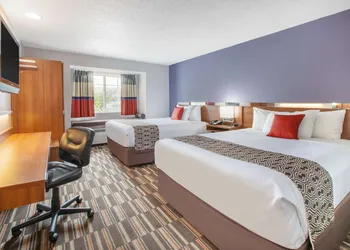 Microtel Inn & Suites by Wyndham Pittsburgh Airport hotel thumbnail 8