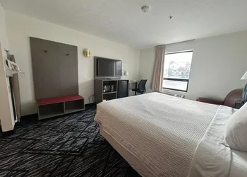 Ramada by Wyndham Strasburg Dover hotel thumbnail 5