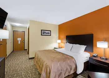 Quality Inn Wooster hotel thumbnail 5