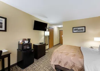 Quality Inn Wooster hotel thumbnail 6