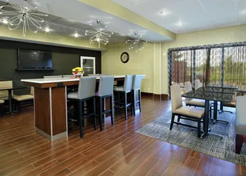 Hampton Inn Ashtabula hotel thumbnail 5