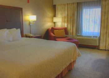 Wingate by Wyndham Steubenville hotel thumbnail 5