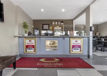 Econo Lodge Wooster hotel thumbnail 2