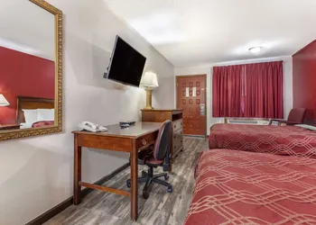 Econo Lodge Wooster hotel thumbnail 8