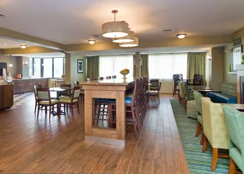 Hampton Inn New Philadelphia hotel thumbnail 3