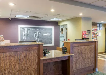 Hampton Inn New Philadelphia hotel thumbnail 5