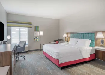 Hampton Inn New Philadelphia hotel thumbnail 7