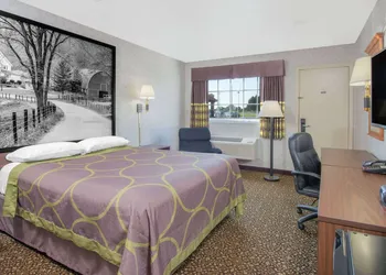 Super 8 by Wyndham Ashland hotel thumbnail 7