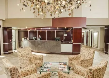 Quality Inn & Suites Bay Front hotel thumbnail 3