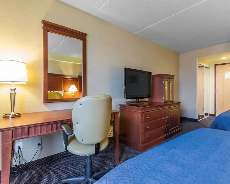 Quality Inn & Suites Bay Front hotel detail image 6