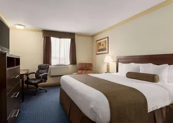 Days Inn & Suites by Wyndham Sault Ste. Marie ON hotel thumbnail 5