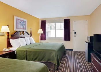 Travelodge by Wyndham Chambersburg hotel thumbnail 4