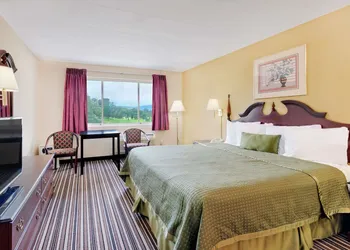Travelodge by Wyndham Chambersburg hotel thumbnail 5