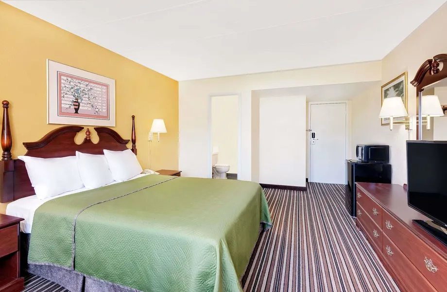 Travelodge by Wyndham Chambersburg hotel detail image 6