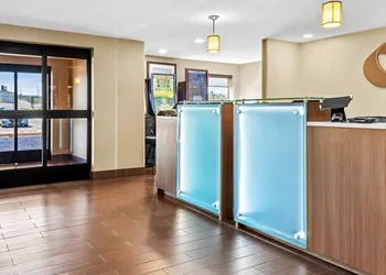 Comfort Inn Chambersburg North hotel thumbnail 3