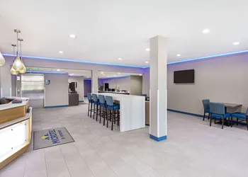 Microtel Inn & Suites by Wyndham Manchester hotel thumbnail 2