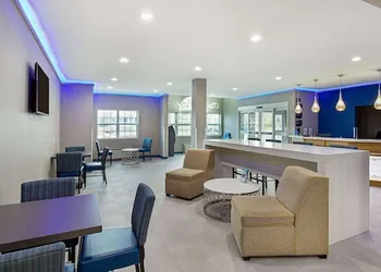Microtel Inn & Suites by Wyndham Manchester hotel thumbnail 4
