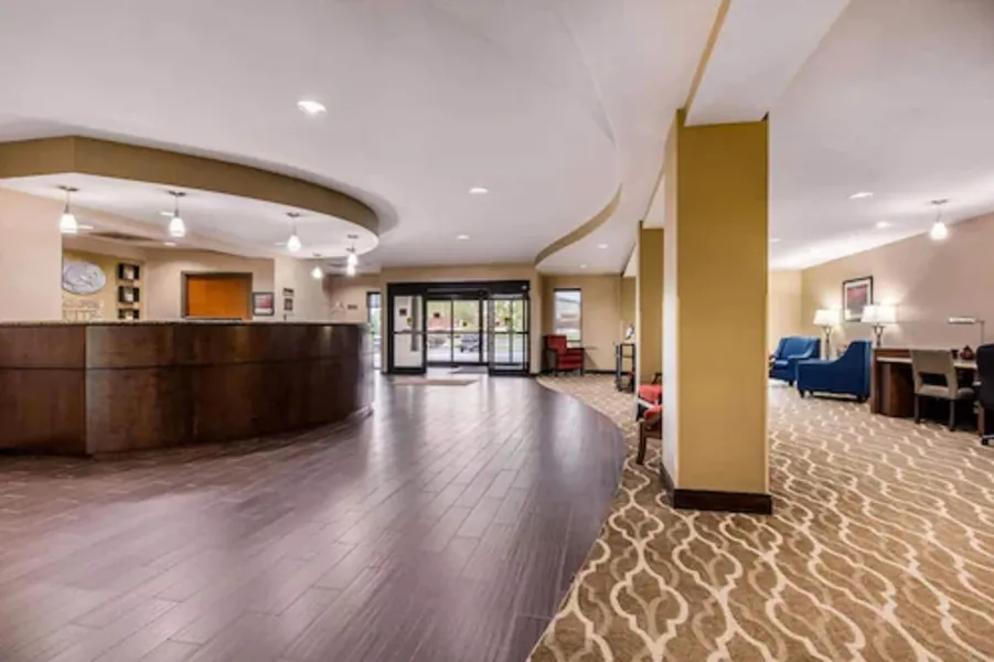 Comfort Suites Manchester near Arnold AFB hotel detail image 2
