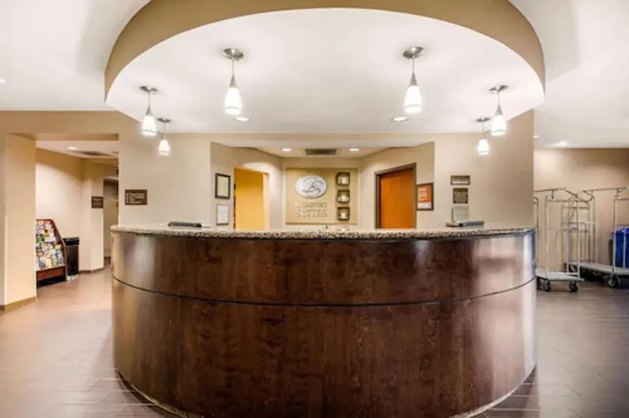 Comfort Suites Manchester near Arnold AFB hotel detail image 6