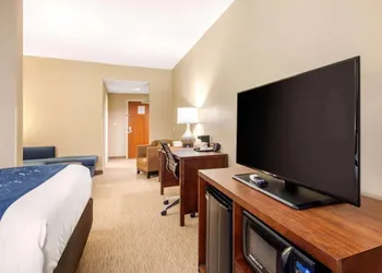 Comfort Suites Manchester near Arnold AFB hotel thumbnail 8