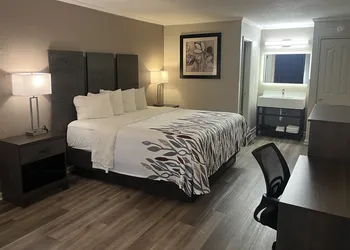 Red Roof Inn Manchester, TN hotel thumbnail 6
