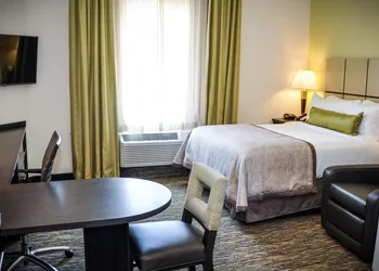 Candlewood Suites Pearl by IHG hotel thumbnail 2