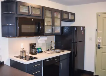 Candlewood Suites Pearl by IHG hotel thumbnail 8