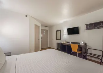 Americas Best Value Inn - Knoxville East hotel thumbnail 5