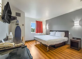Americas Best Value Inn - Knoxville East hotel thumbnail 6