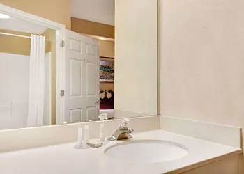 Baymont by Wyndham Pearl hotel thumbnail 7