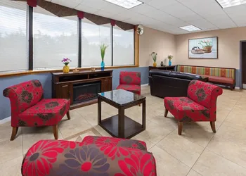 Quality Inn & Suites hotel thumbnail 2