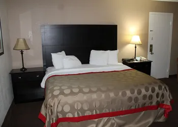 Quality Inn & Suites hotel thumbnail 4