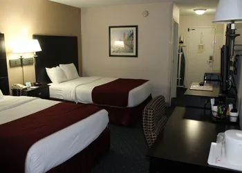 Quality Inn & Suites hotel thumbnail 5