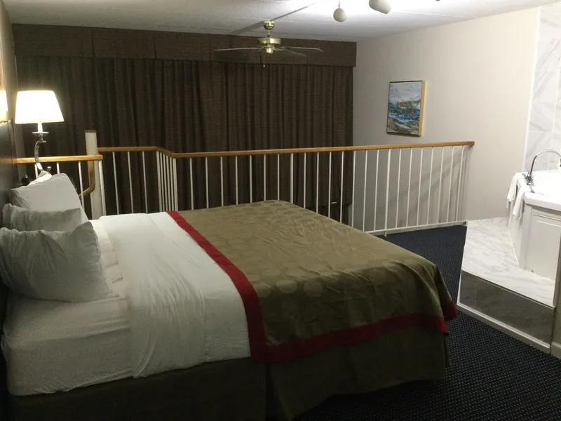 Quality Inn & Suites hotel detail image 6