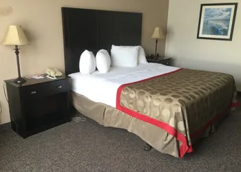 Quality Inn & Suites hotel thumbnail 8